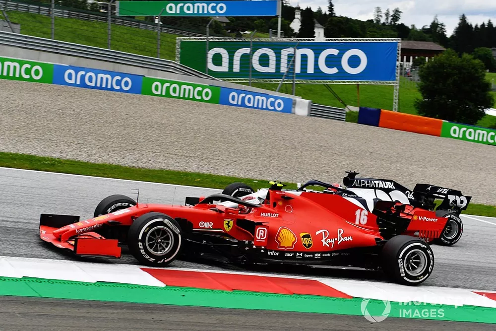 Charles Leclerc, Ferrari SF1000, en Daniil Kvyat, AlphaTauri AT01