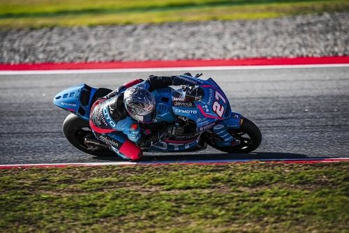 Moto2: Holgado vence de ponta a ponta na Catalunha; Moreira é 14º