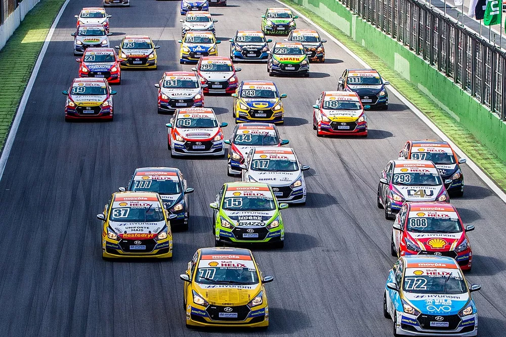 Largada da Copa HB20 em Interlagos