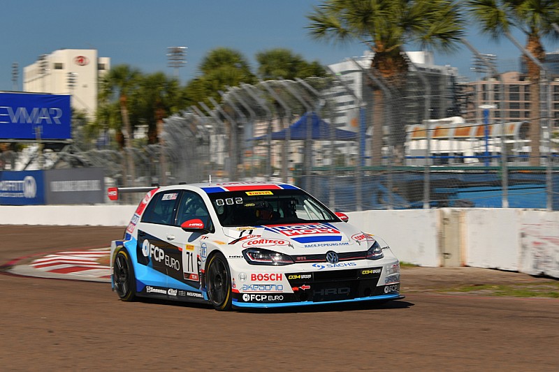 Prima fila tutta Volkswagen a St. Petersburg con Hurczyn e Vincent, Walker quarto sull'Alfa Romeo