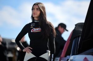 Como piloto usa moda e influência de Kendrall Jenner como "válvula criativa" na NASCAR