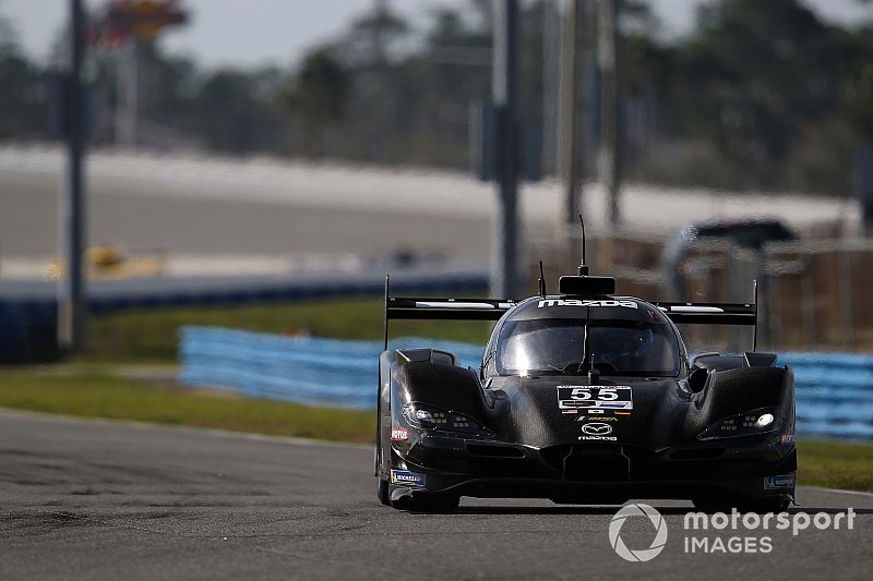 Mazda lidera la primera sesión del domingo con el Cadillac de Alonso 5º