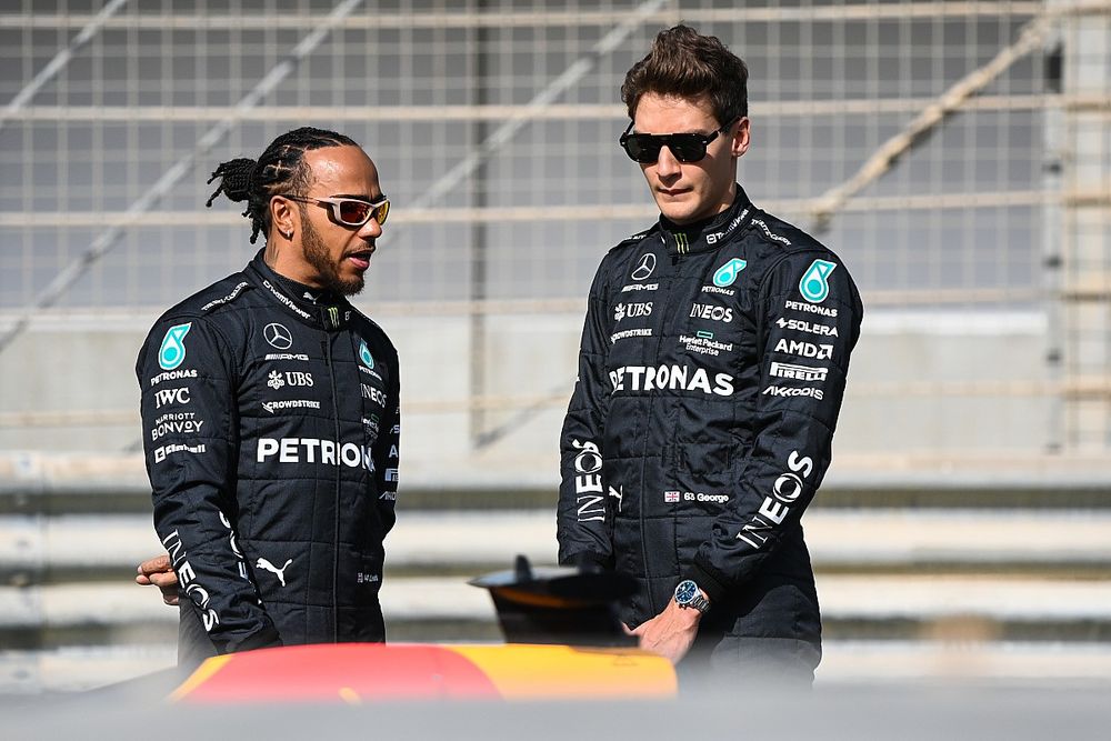 Lewis Hamilton, Mercedes-AMG, y George Russell, Mercedes-AMG