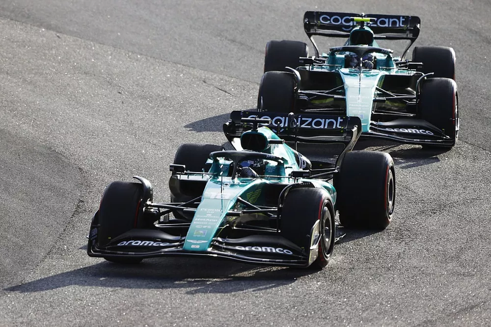 Lance Stroll, Aston Martin AMR22, Sebastian Vettel, Aston Martin AMR22