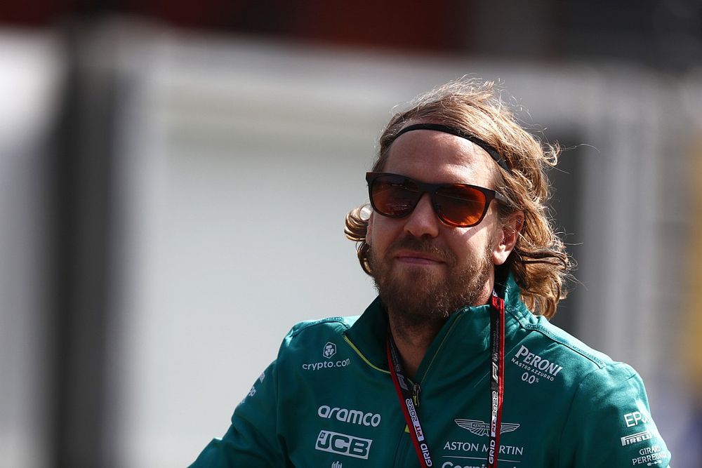 Sebastian Vettel, Aston Martin en el desfile de pilotos