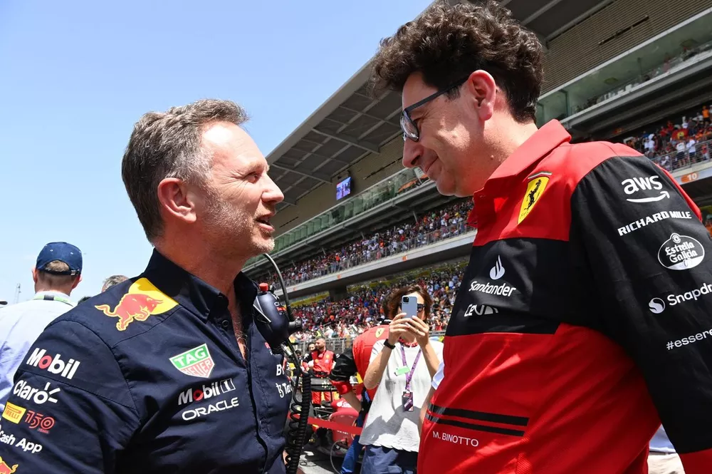 Christian Horner, Team Principal, Red Bull Racing, Mattia Binotto, Team Principal, Ferrari, on the grid