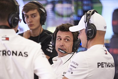A Mercedes kitart a főstratéga mellett, nincs szükség változtatásra