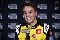 Bell gana la pole en Talladega, Su&aacute;rez en el pelot&oacute;n medio