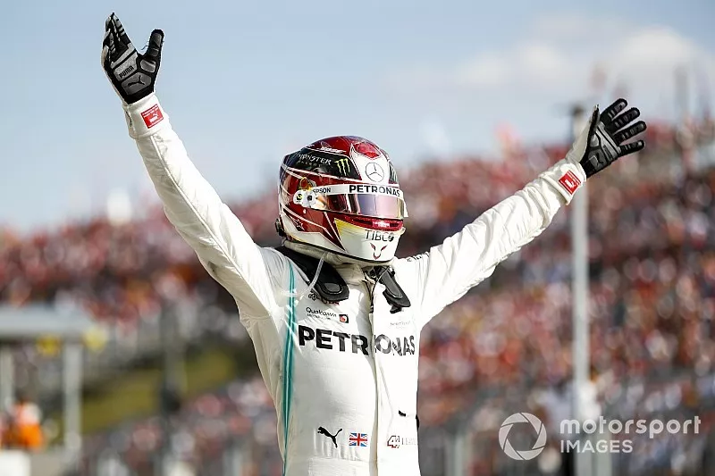Race Winner Lewis Hamilton, Mercedes AMG F1 celebrates in Parc Ferme 