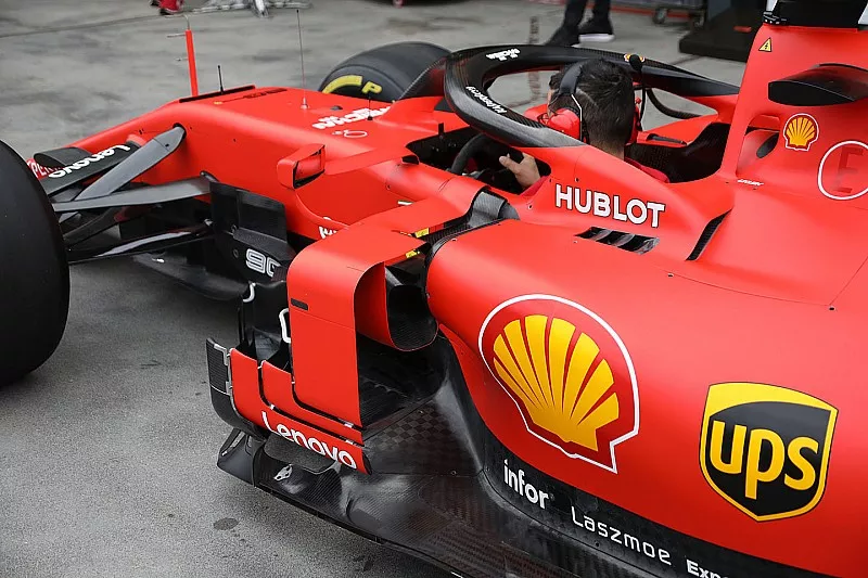 Detalle lateral del Ferrari SF90