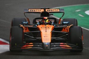 F1: Piastri 'se livra' de punição de grid, mas não sai ileso de investigação por incidente no TL2 de Baku