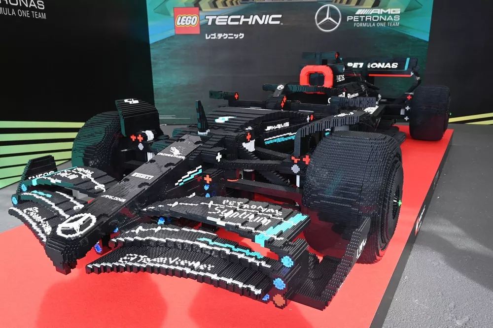 LEGO Mercedes W14
