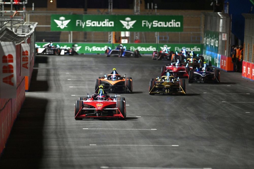 Oliver Rowland, Equipo Nissan de Fórmula E, Nissan e-4ORCE 04 