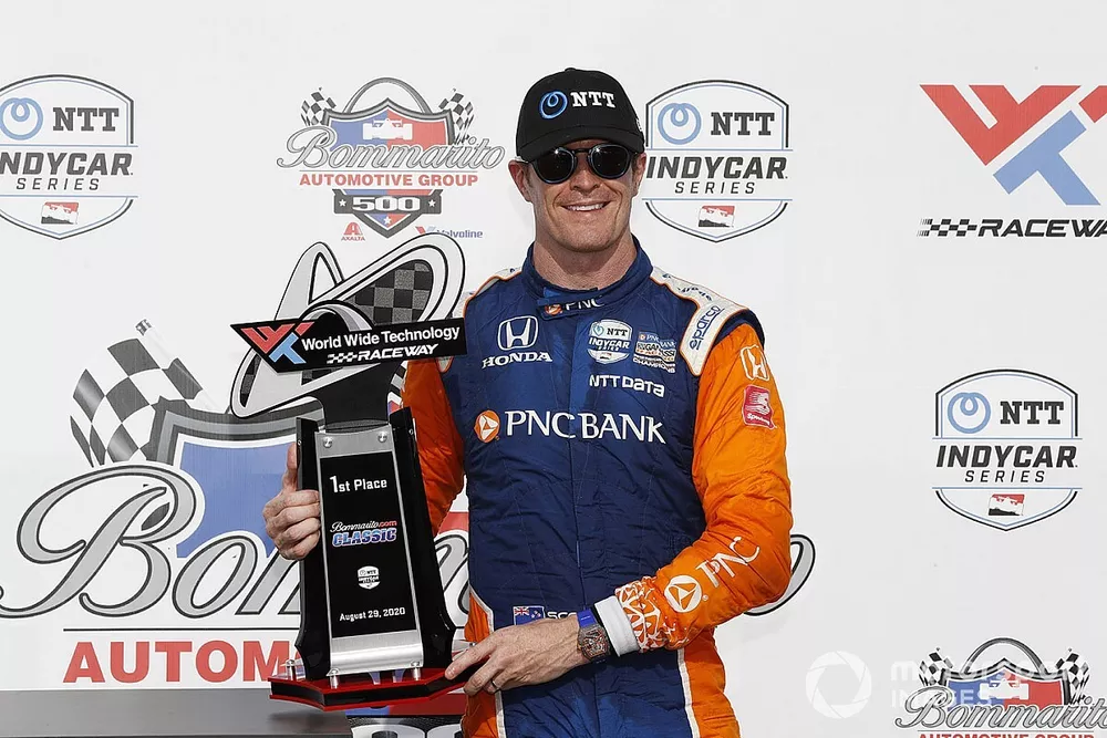 Race 1 winner: Scott Dixon, Chip Ganassi Racing Honda