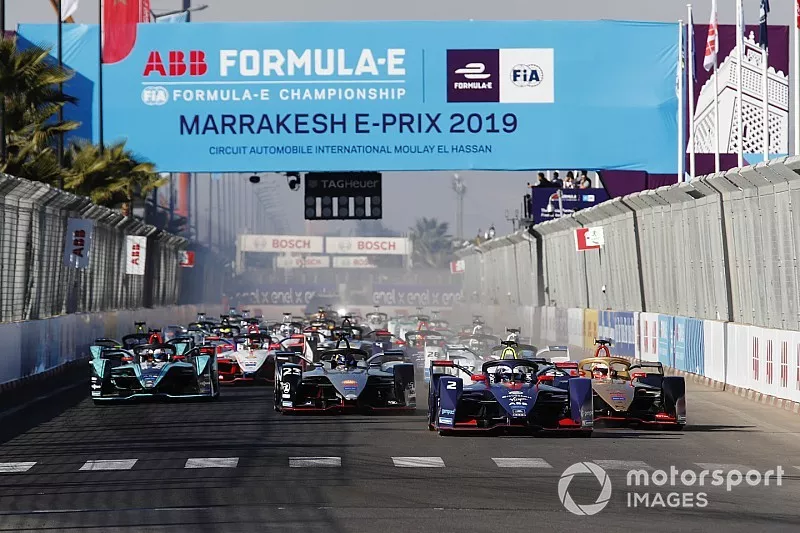Sam Bird, Envision Virgin Racing, Audi e-tron FE05, Jean-Eric Vergne, DS TECHEETAH, DS E-Tense FE19, at the start of the race