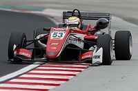 Ilott y Eriksson compartirán las poles para el domingo en Hungría