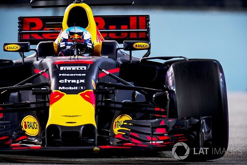 Doãn Nam様 確認用　RED BULL レーシング　FORMULA1 Spark 1:43 F1 Diecast Review - 2021 Red Bull RB16B SUZUKA LE
