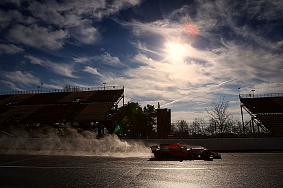 Galería: los F1 2017 ruedan sobre agua por primera vez