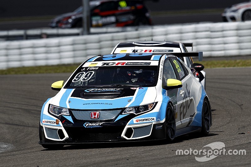 TCR am Nürburgring: Josh Files siegt im Honda beim starken Opel-Debüt