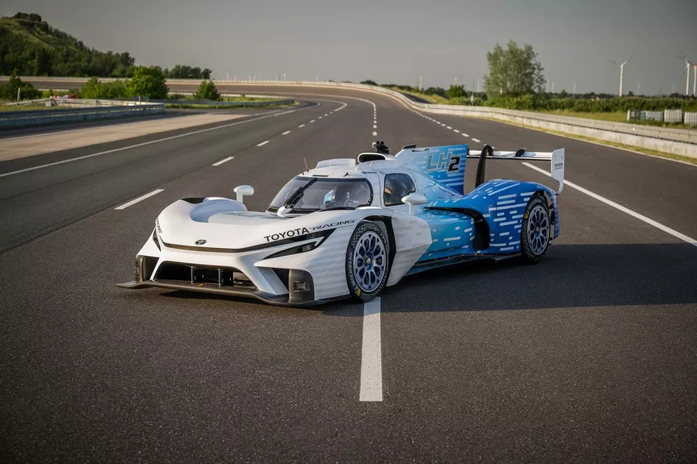トヨタ、WEC車両ベースの液体水素車『TR LH2 Racing Prototype』の