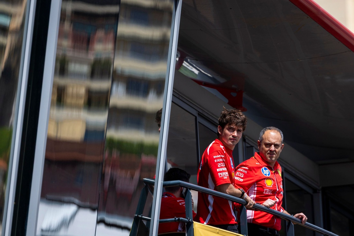 F1: Leclerc admite ter recebido propostas antes de renovar com Ferrari