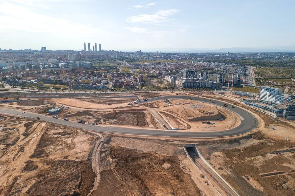 Curva 'La Monumental' de Madring asfaltada