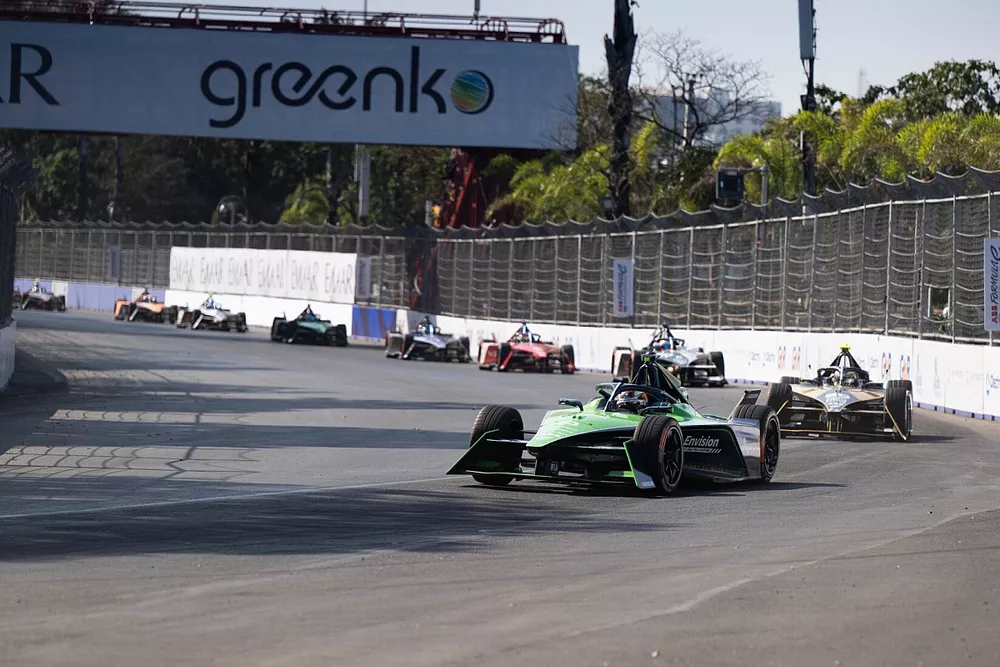 Sebastien Buemi, Envision Racing, Jaguar I-TYPE 6, Jean-Eric Vergne, DS Penske, DS E-Tense FE23