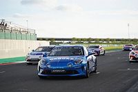 Mela na czele Alpine Elf Europa Cup