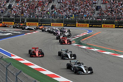 Vettel dice que Hamilton y Bottas "trabajan bien juntos"