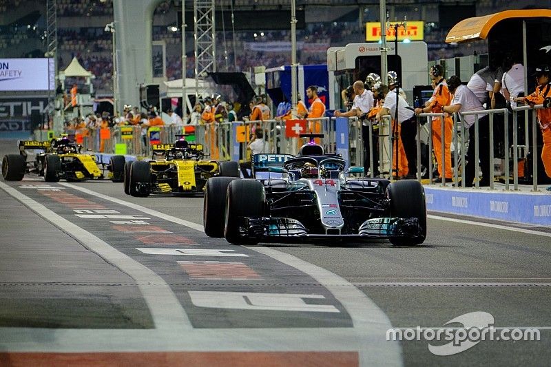 Lewis Hamilton, Mercedes AMG F1, Nico Hulkenberg, Renault, Carlos Sainz, Renault