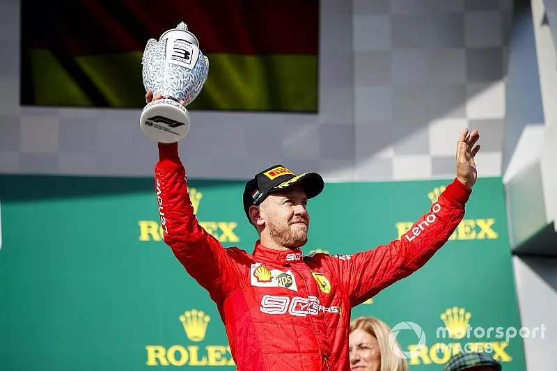 Sebastian Vettel, Ferrari, troisi&egrave;me, sur le podium