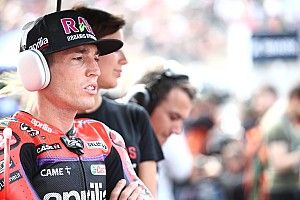 Aleix Espargaró llora de dolor tras una caída… en bicicleta