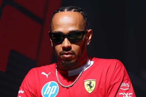 Hamilton critica novos circuitos no calendário da F1: "90% são piores que os clássicos"