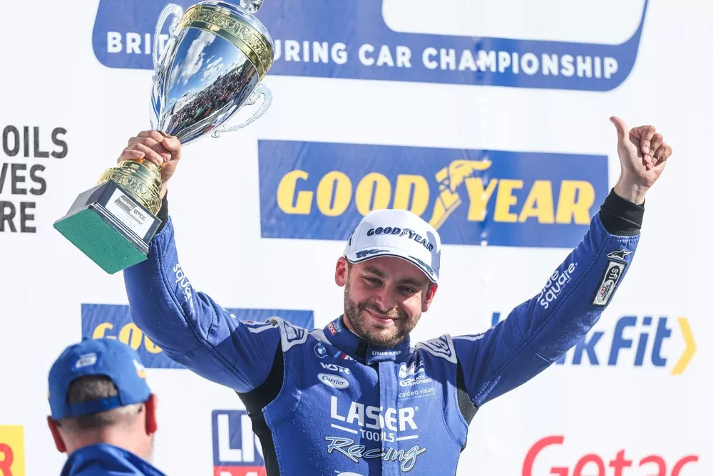 Jake Hill, Laser Tools Racing with MB Motorsport BMW 330i M Sport