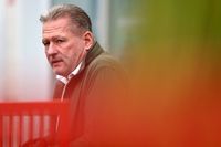 Verstappen cree que su padre ha sido subestimado: "Ser&iacute;a un gran jefe de equipo"