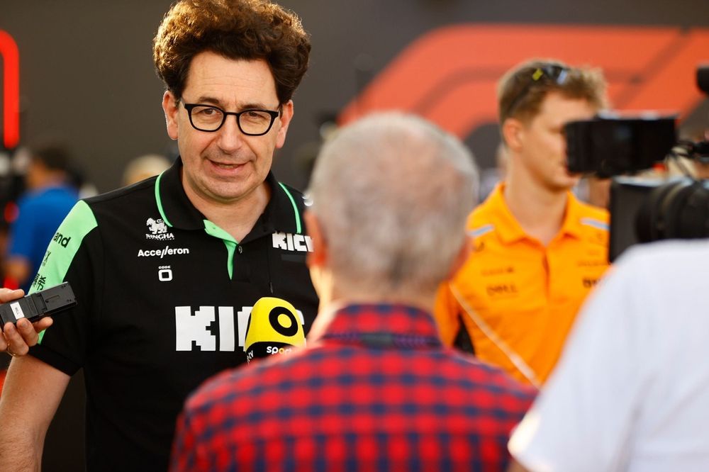 Mattia Binotto, COO e CTO da Stake F1 Team KICK Sauber, fala &agrave; m&iacute;dia