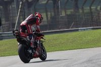 Pedro Acosta lidera el shakedown de Sepang antes de sufrir una ca&iacute;da