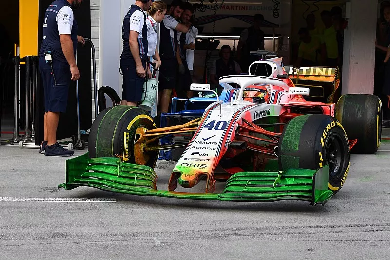 Robert Kubica, Williams FW41, con parafina en todo el coche