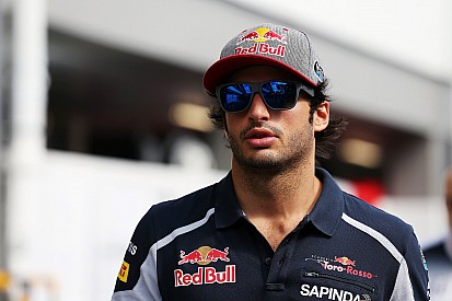 Red Bull tidak berminat dengan tawaran Renault terkait Sainz