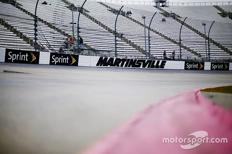 Track atmosphere