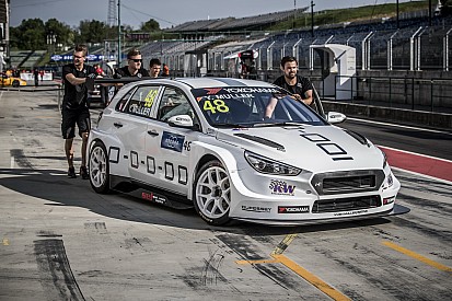 Muller-Björk-Michelisz trió az élen az FP2-őn
