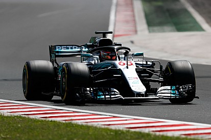 Russell efforts building "pressure" for F1 seat