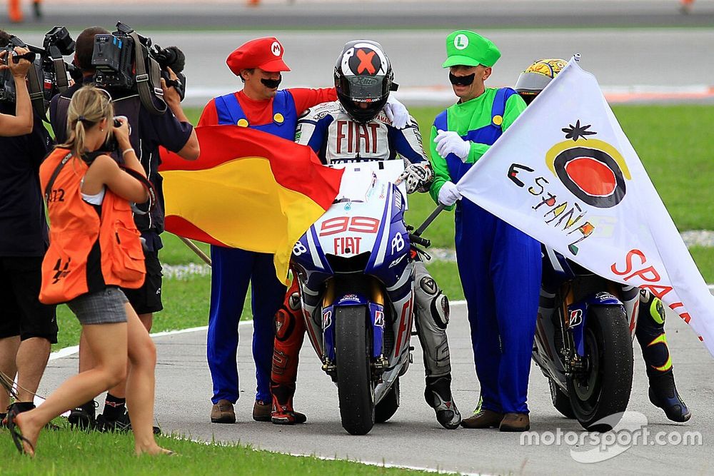 Campe&oacute;n de MotoGP 2010  Jorge Lorenzo, Fiat Yamaha Team celebra