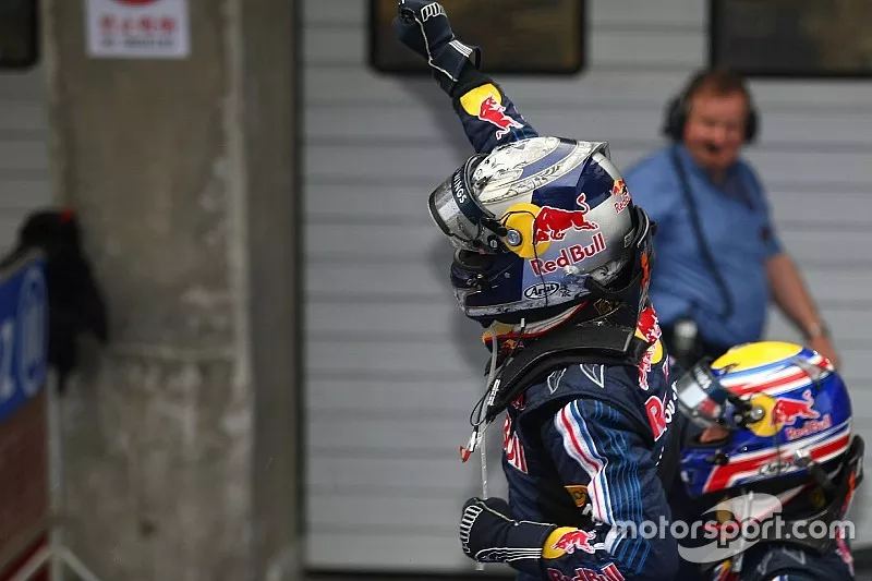 Ganador de la carrera Sebastian Vettel, Red Bull Racing, celebra