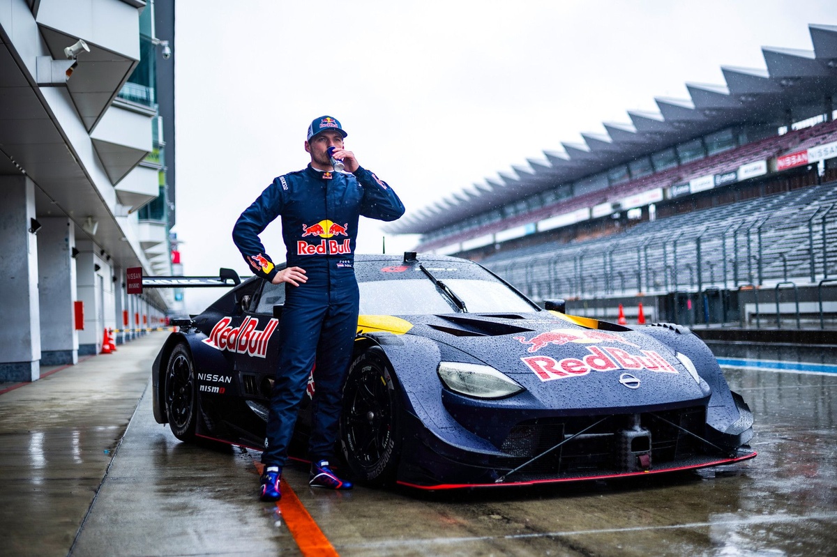 フェルスタッペン、スーパーGT挑戦企画の動画公開！ 雨の富士で三宅