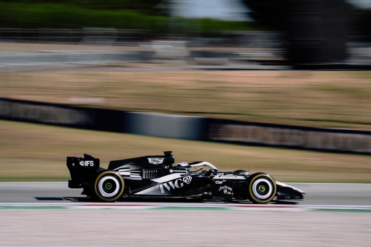 F1 | Test Pirelli: Ferrari, Aston Martin e Cadillac completano oltre 1.500 km nel primo giorno