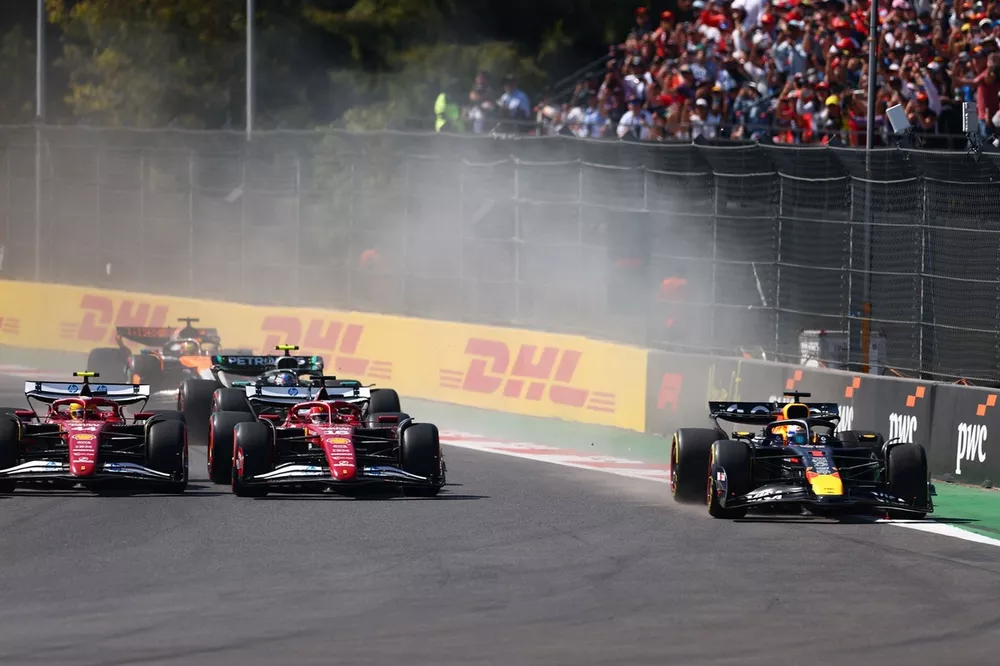 Charles Leclerc, Ferrari, Lewis Hamilton, Ferrari, Max Verstappen, Red Bull Racing
