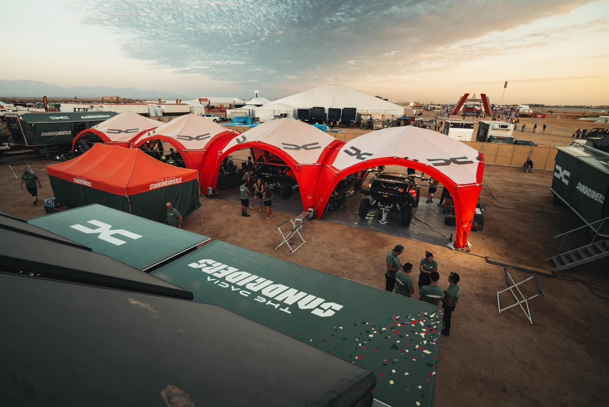 Dietro le quinte di Dacia: le complesse operazioni per schierare 4 vetture alla Dakar 2026