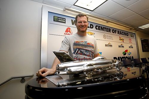 Dale Earnhardt Jr. sigue haciendo historia en Daytona