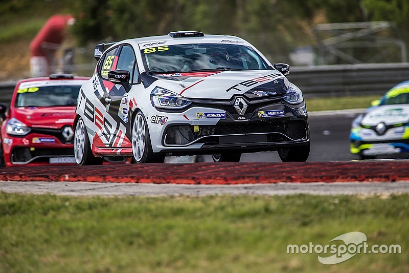 Un doublé pour Thibaut Bossy en Clio Cup France